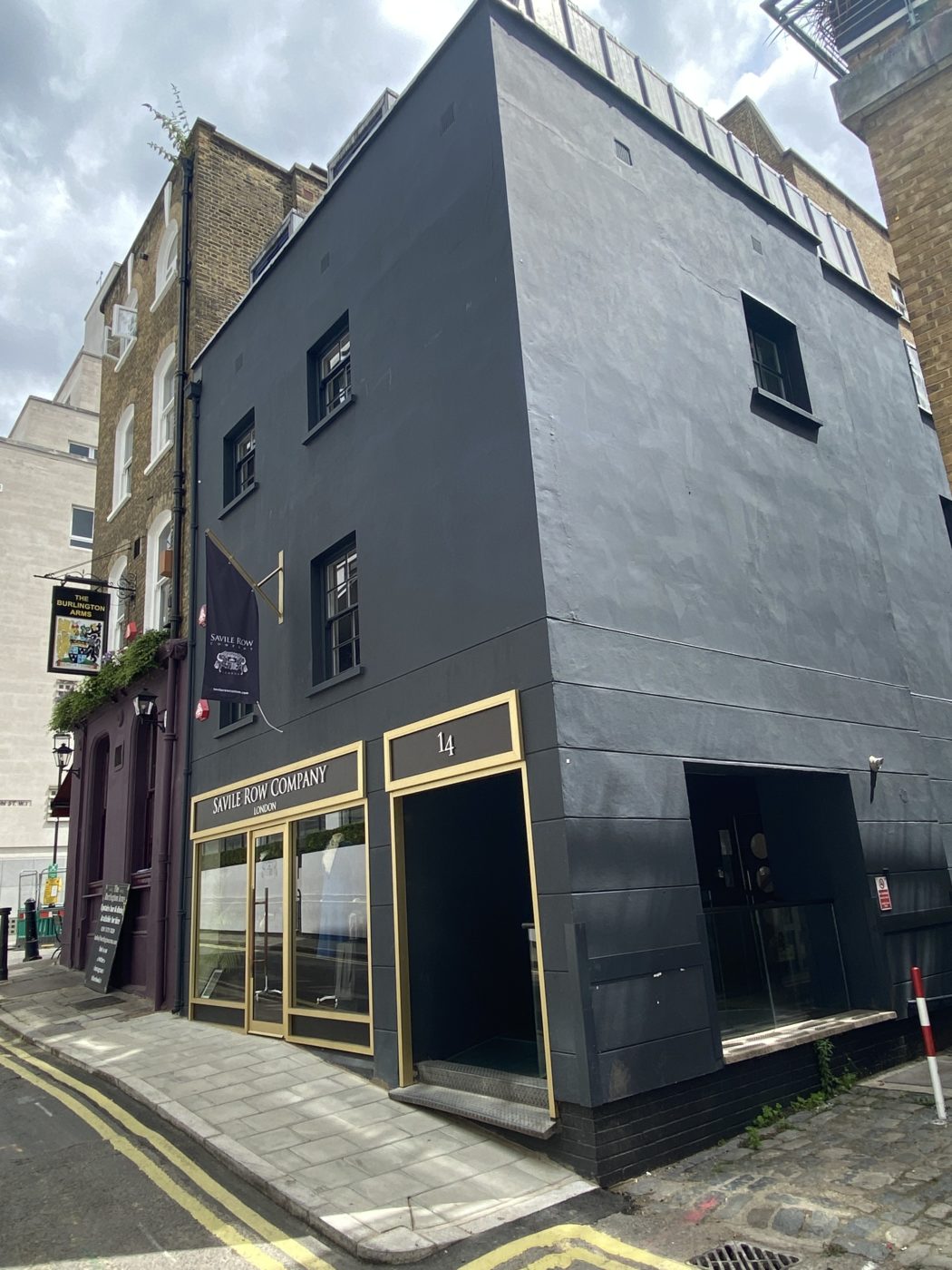 COACH & HORSES YARD, WESTMINSTER, LONDON, SW1